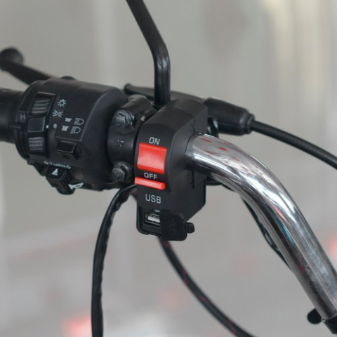 USB зарядное на руль C-019