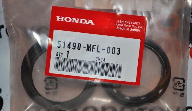  Комплект сальников и пыльников вилки Honda 51490-MFL-003 