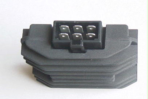 Регулятор напряжения KAWASAKI ZX 400 '87-'93, ZX 500/550 '88-'89, ZX 600 '87-'92, VN 750 '86-'93, VN 1500 '88-'92, ZR 750 '91-'93, ZX 250 '89-'93, ZL 400 '88-'94 (OEM:21066-1055) TOURMAX RGU-403