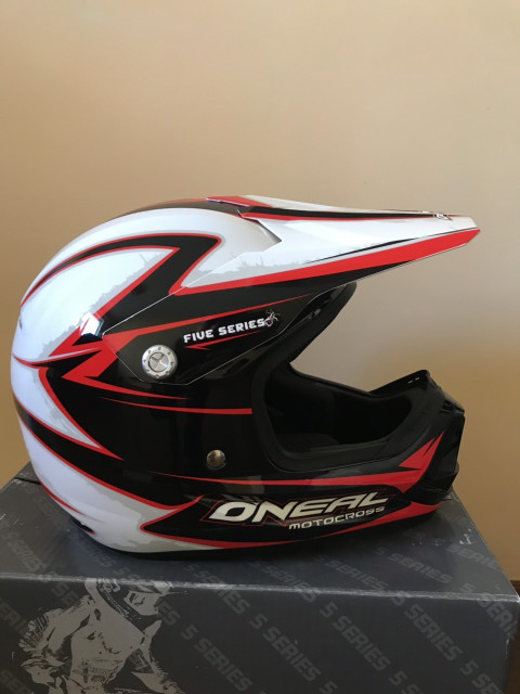 Шлем кросс O'Neal 5 Series friction чёрный/красный/белый. Размер XS.