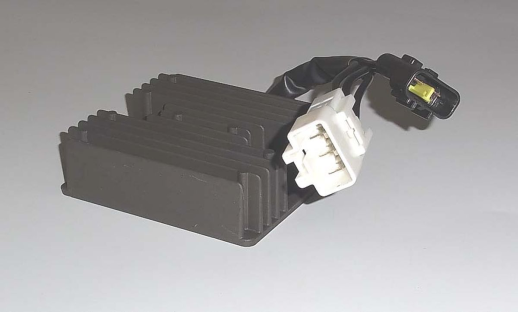 Регулятор напряжения SUZUKI AM 650 BURGMAN '03-'10, VZ 1500 INTRUDER '09-'10, VLR/VZR 1800 '06-'11 (OEM: 32800-10G20) TOURMAX RGU-320