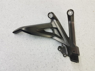 Кронштейн пассажирской подножки правый Honda CBF1000 50715-MJP-G50ZA