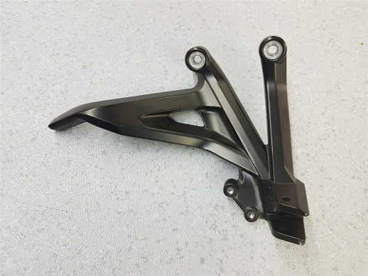 Кронштейн пасажирської підніжки правий Honda CBF1000 50715-MJP-G50ZA