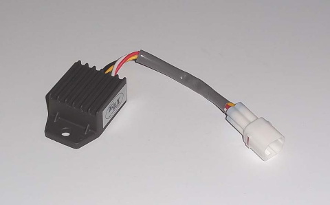 Регулятор напряжения KTM EXC 125/200/250/300 '05-'15, EXC 450 '08-'11, EXC 525 '05-'07, HUSQVARNA TE 350 '09-'13, BETA RR 250 '05-'07, RR 400/450 '05-'12 (OEM: 80011034000) TOURMAX RGU-603