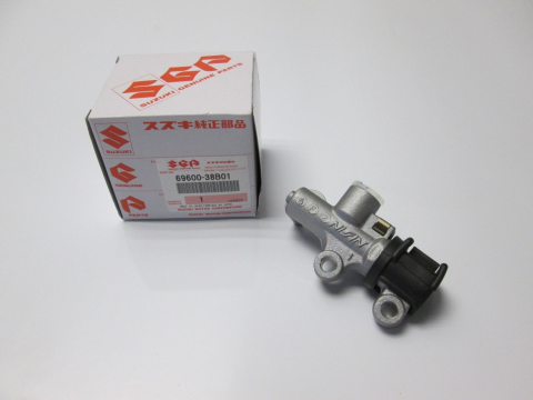 Задний главный тормозной цилиндр Suzuki 69600-38B01