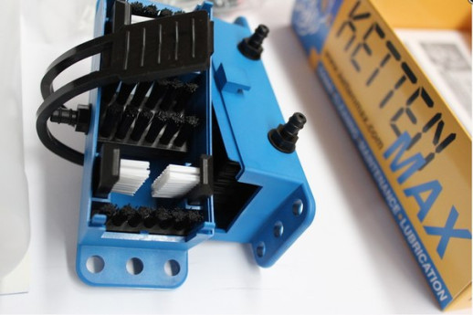 Пристрій для чищення та змащення ланцюга Kettenmax