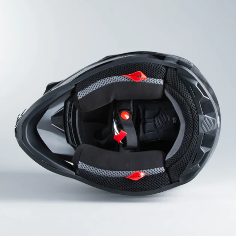 Шлем кросс Shot Furious Brush Metallic. Размер M.